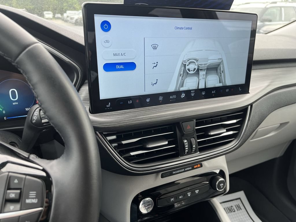 Certified 2025 Ford Escape Platinum w/ Premium Technology Package AWD/4WD image 11