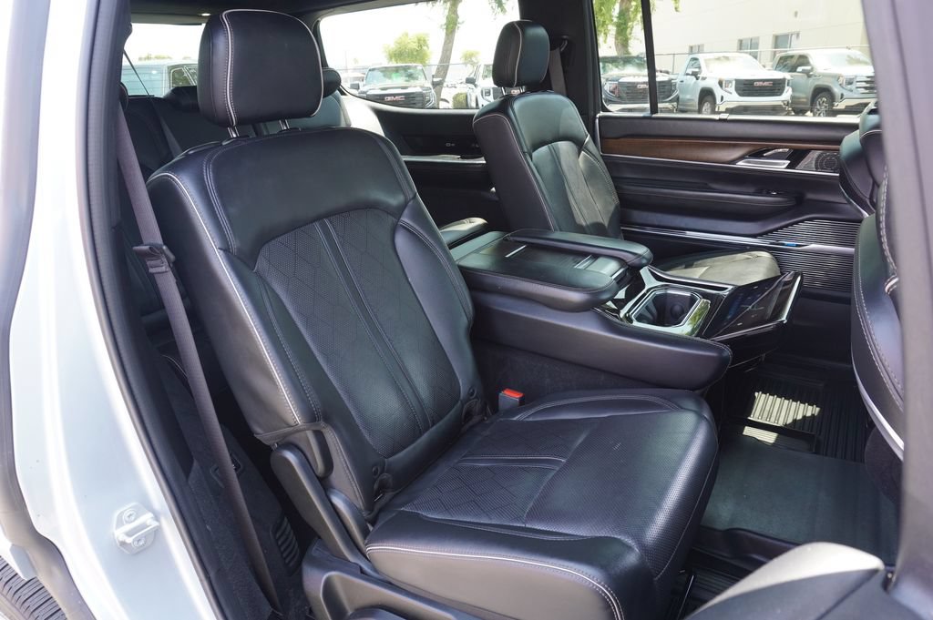 Used 2022 Jeep Grand Wagoneer Series II w/ Convenience Group III AWD/4WD image 9