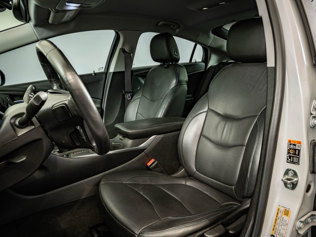 Used 2017 Chevrolet Volt Premier w/ Driver Confidence II Package FWD image 21