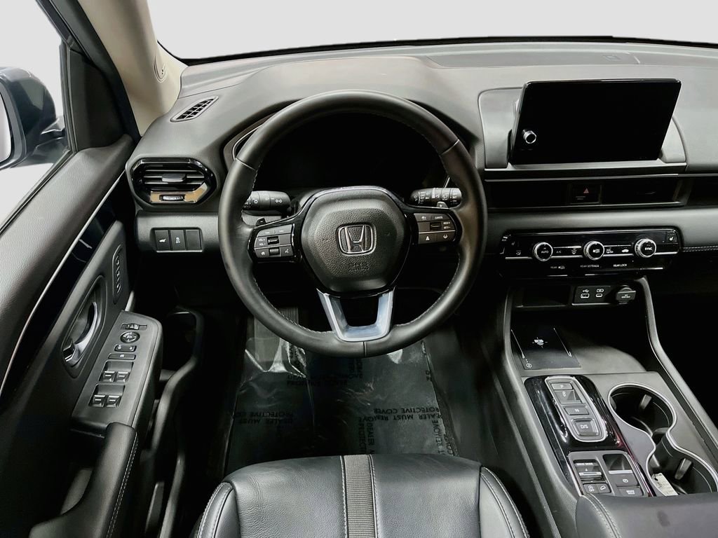 Used 2025 Honda Pilot Touring image 24