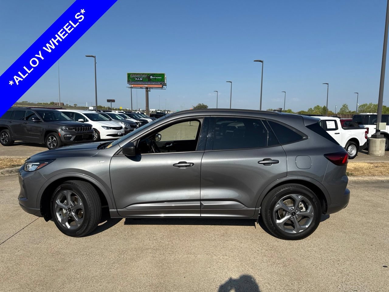 Used 2024 Ford Escape ST-Line w/ Tech Pack #1 FWD image 3