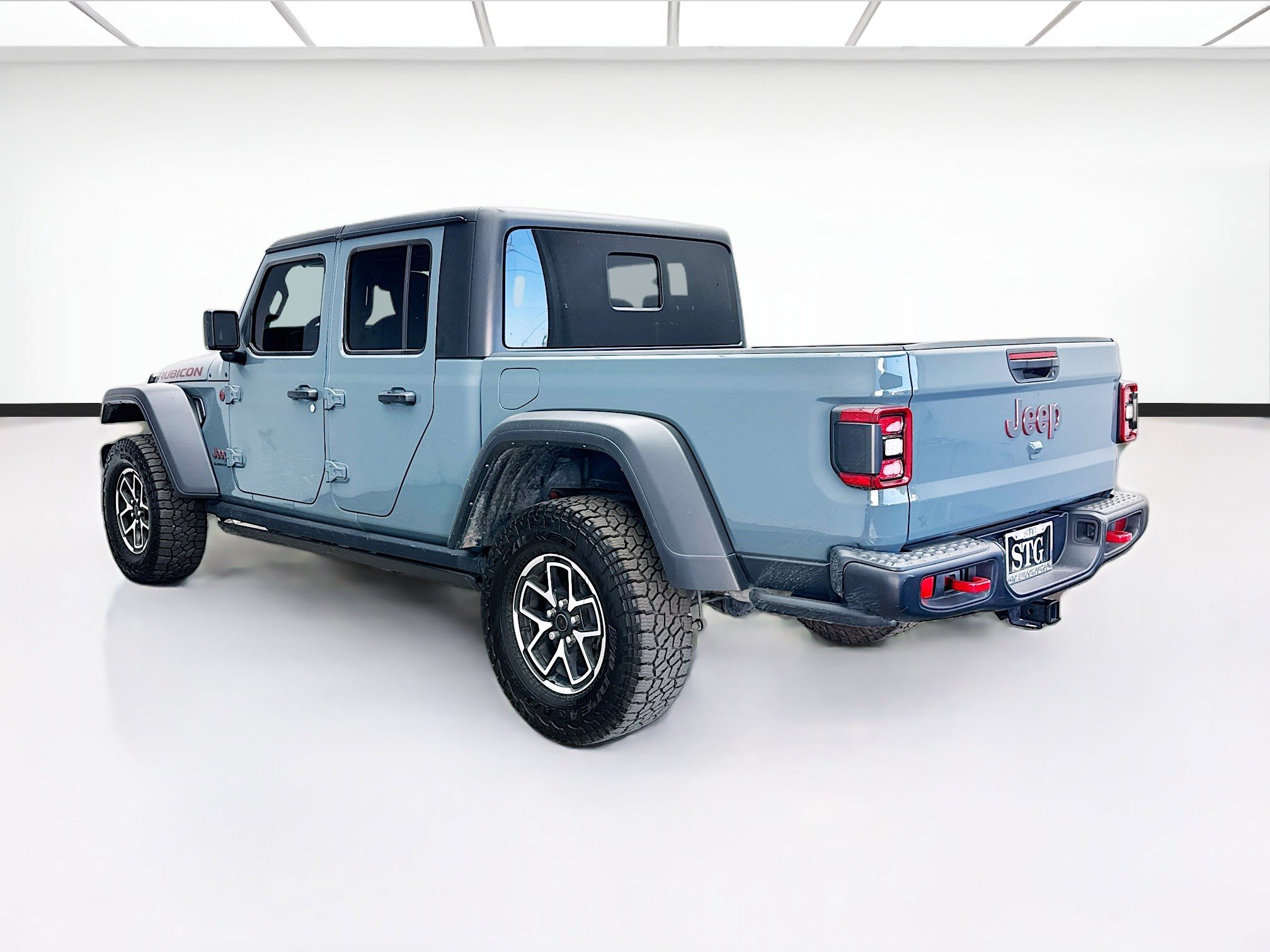 Used 2025 Jeep Gladiator Rubicon w/ Convenience Group AWD/4WD image 6