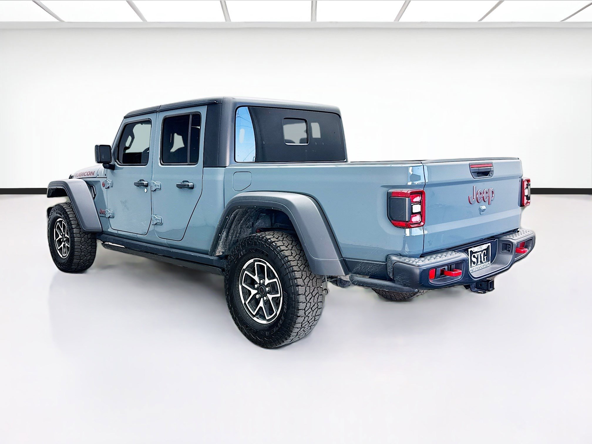Used 2025 Jeep Gladiator Rubicon w/ Convenience Group AWD/4WD image 6