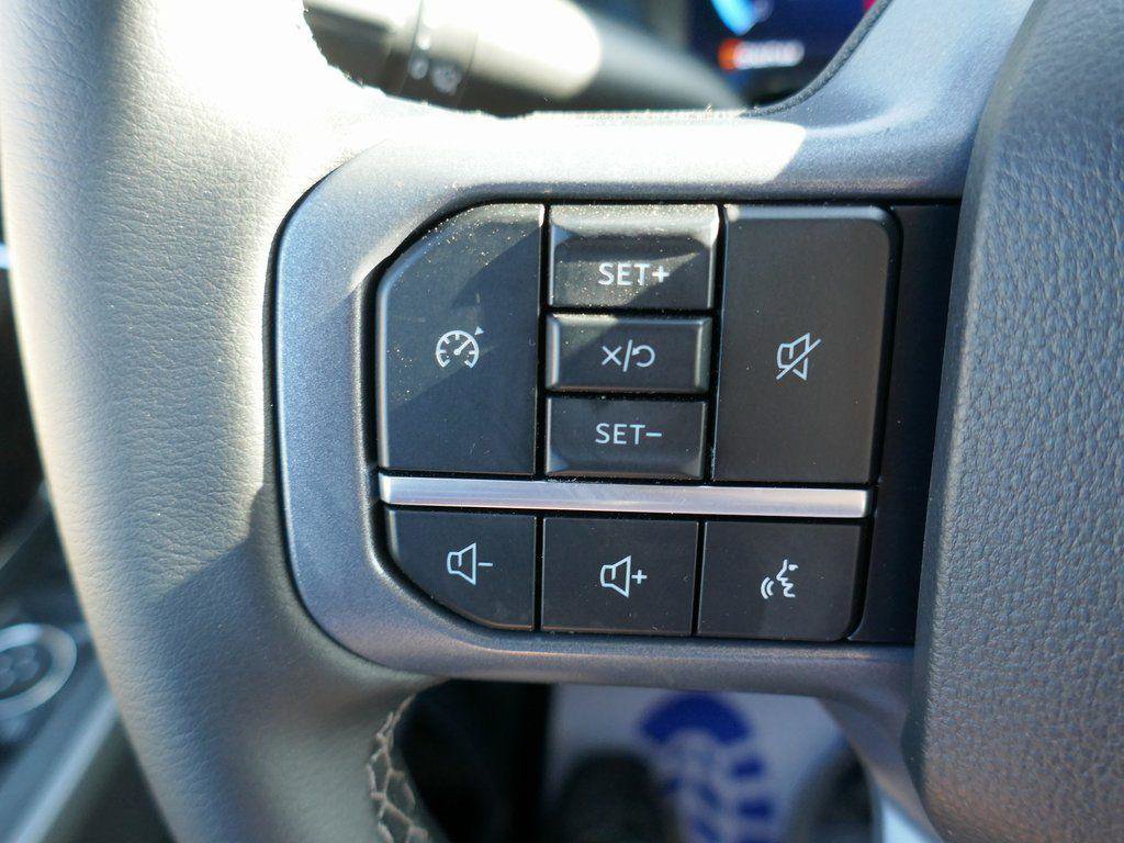 New 2026 Ford F250 Lariat w/ Black Appearance Package image 21