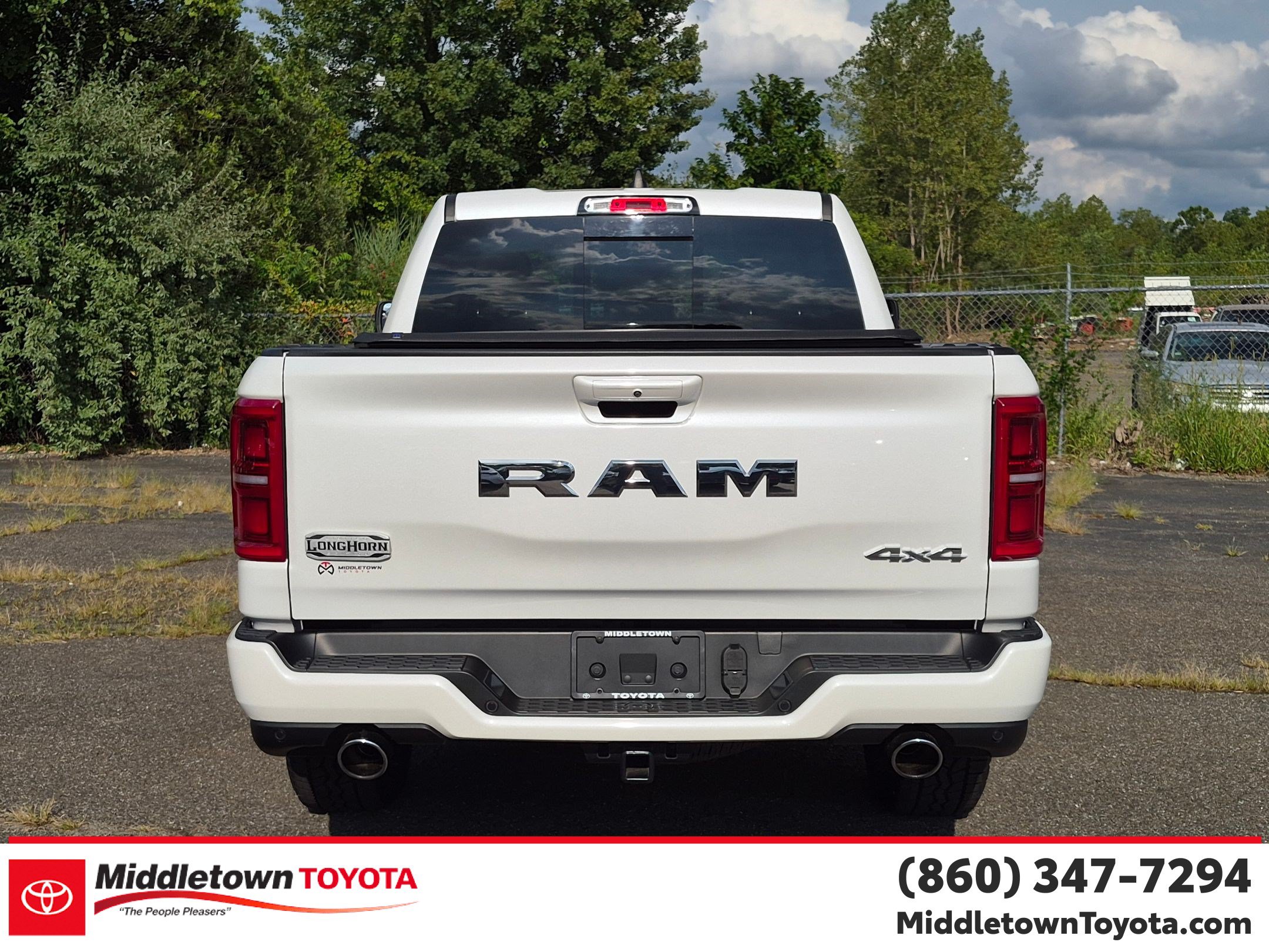 Used 2025 RAM 1500 Limited w/ Off Road Group AWD/4WD image 4