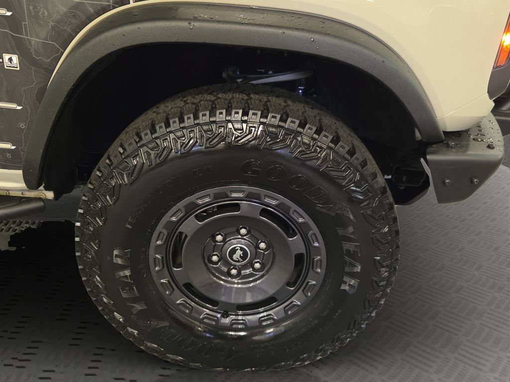Used 2022 Ford Bronco Everglades AWD/4WD image 16