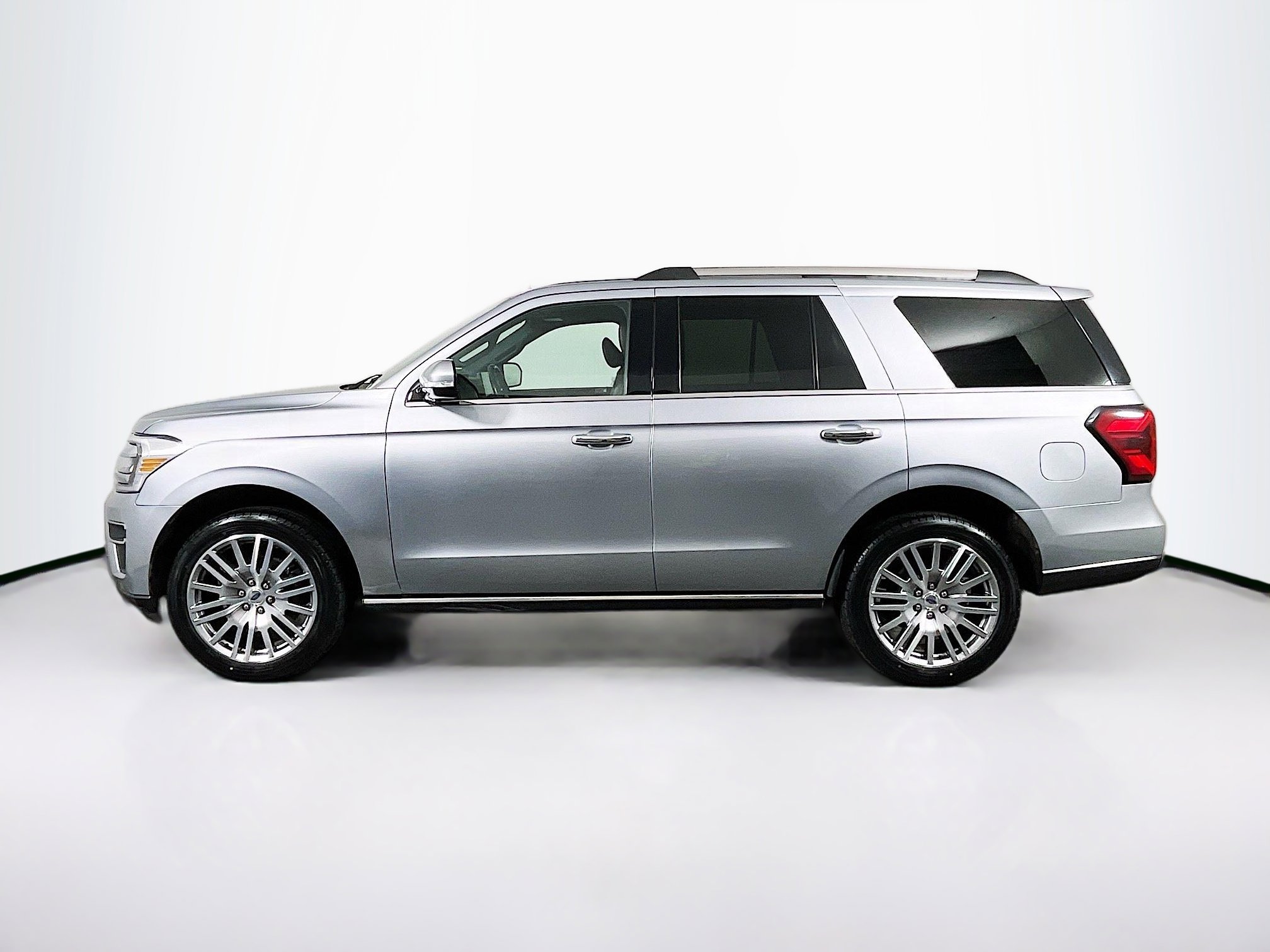 Used 2024 Ford Expedition Limited image 4