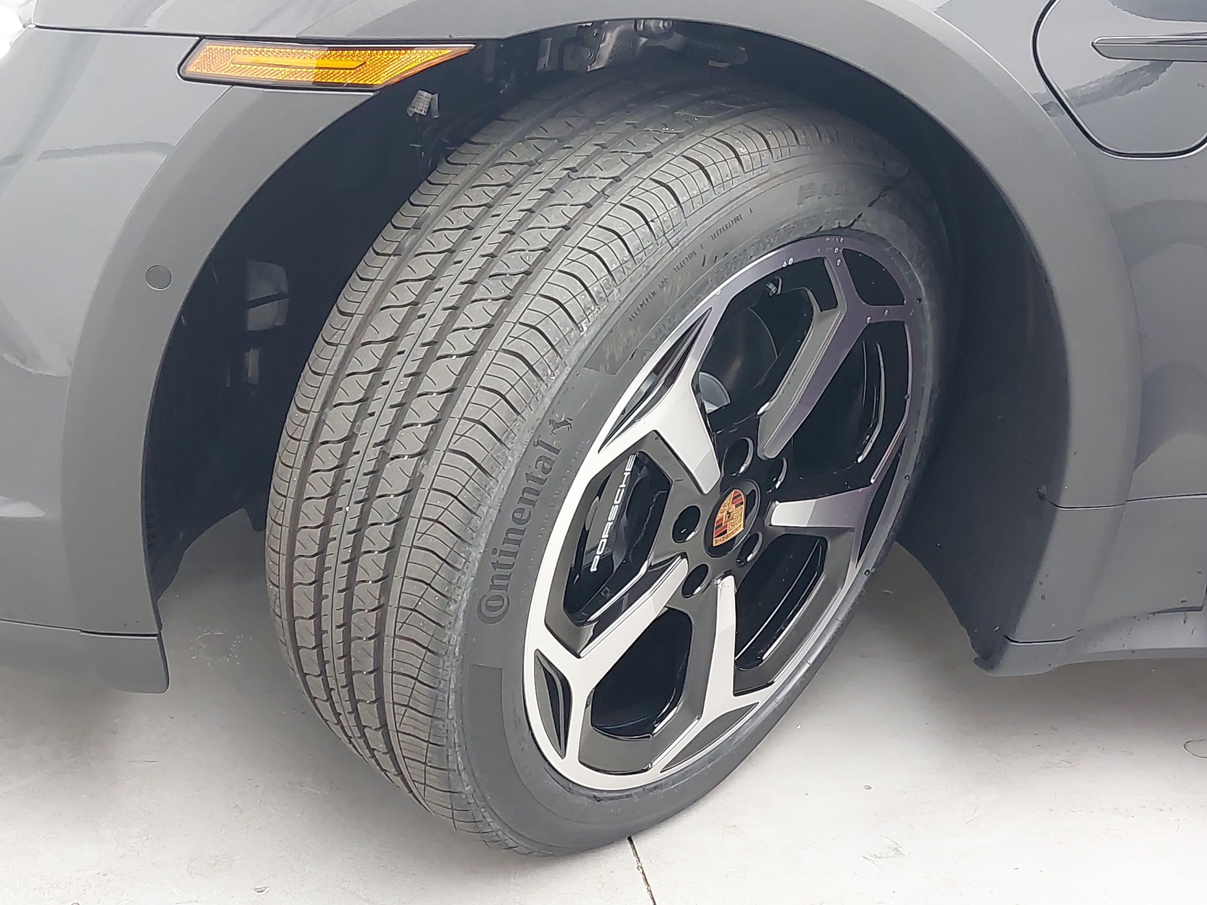 New 2026 Porsche Taycan 4S AWD/4WD image 35