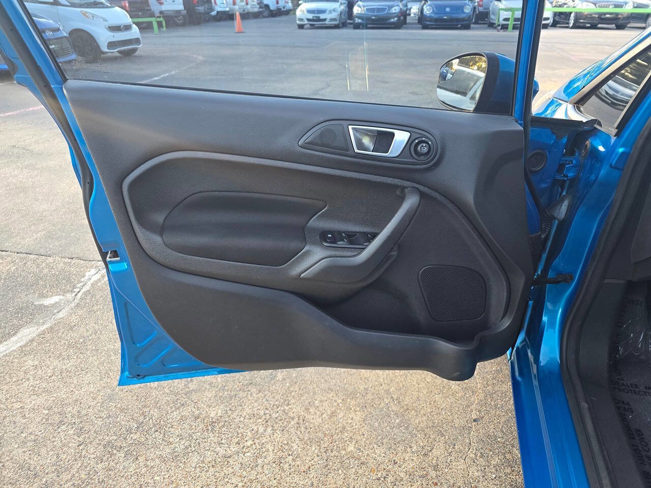 Used 2016 Ford Fiesta SE image 17