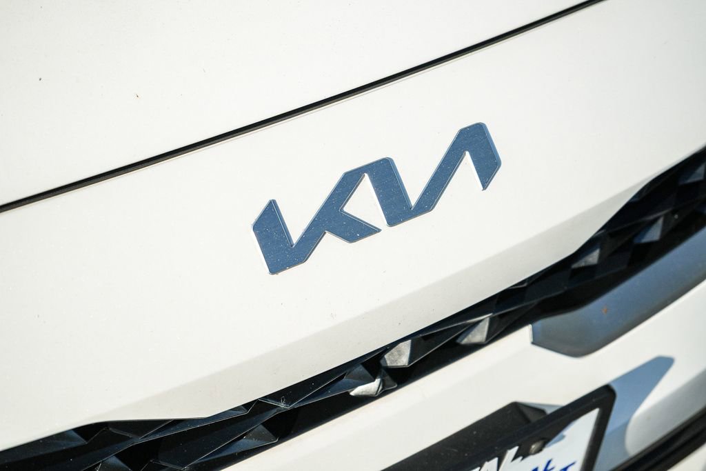 Used 2024 Kia Forte LXS FWD image 9