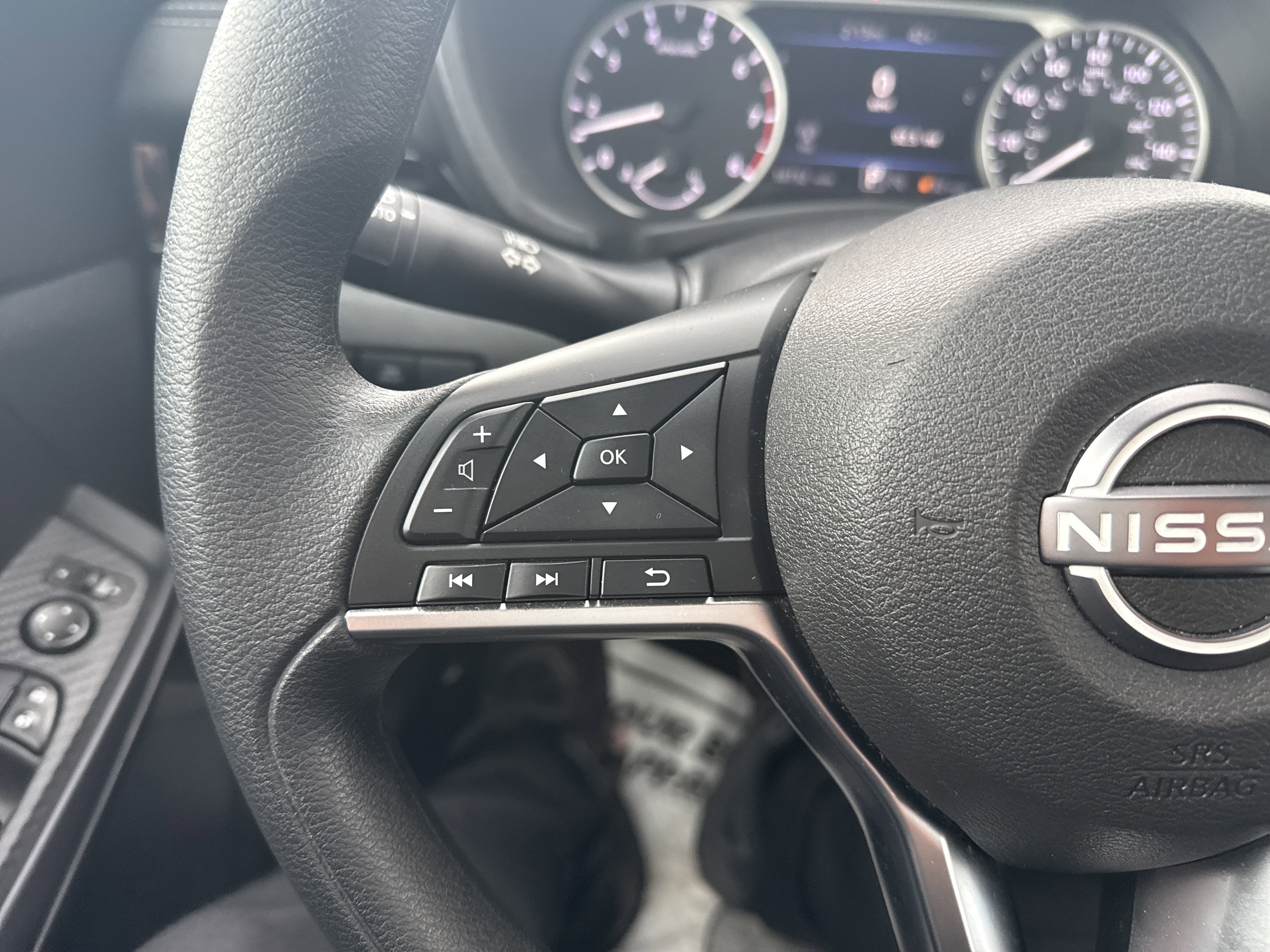 Used 2025 Nissan Sentra SV image 17