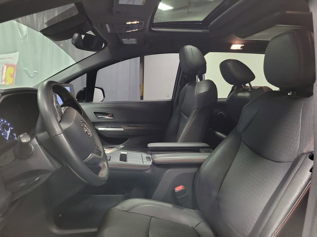 Used 2023 Toyota Sienna XSE image 12