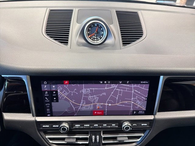 Used 2020 Porsche Macan image 25