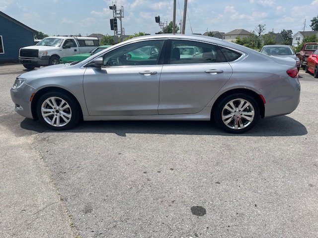 Used 2016 Chrysler 200 Limited FWD image 8