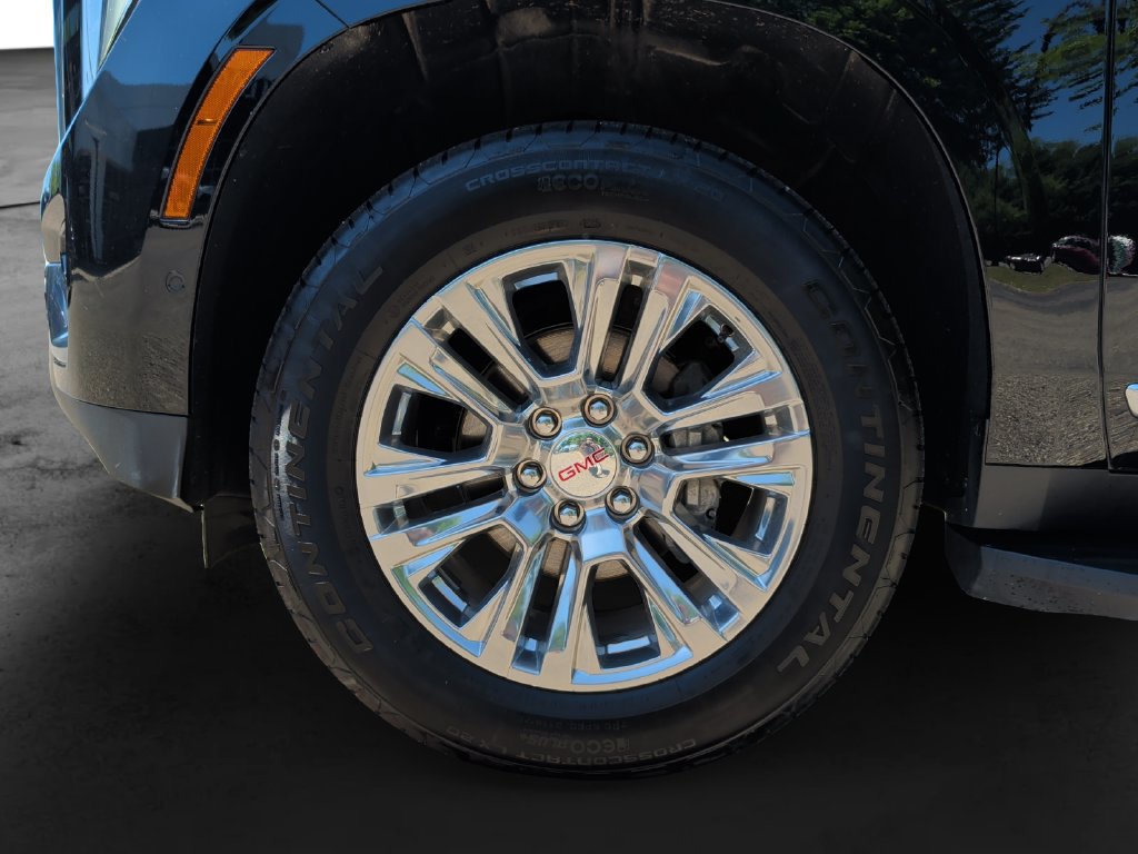 Used 2025 GMC Yukon Denali AWD/4WD image 9