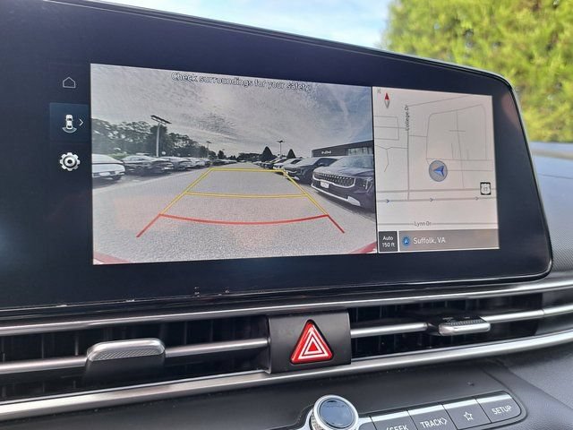 Used 2024 Hyundai Elantra SEL FWD image 15