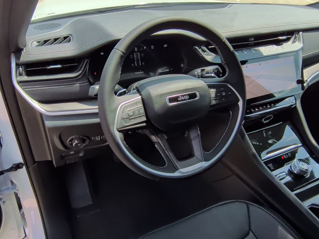 New 2026 Jeep Grand Cherokee Limited AWD/4WD image 15
