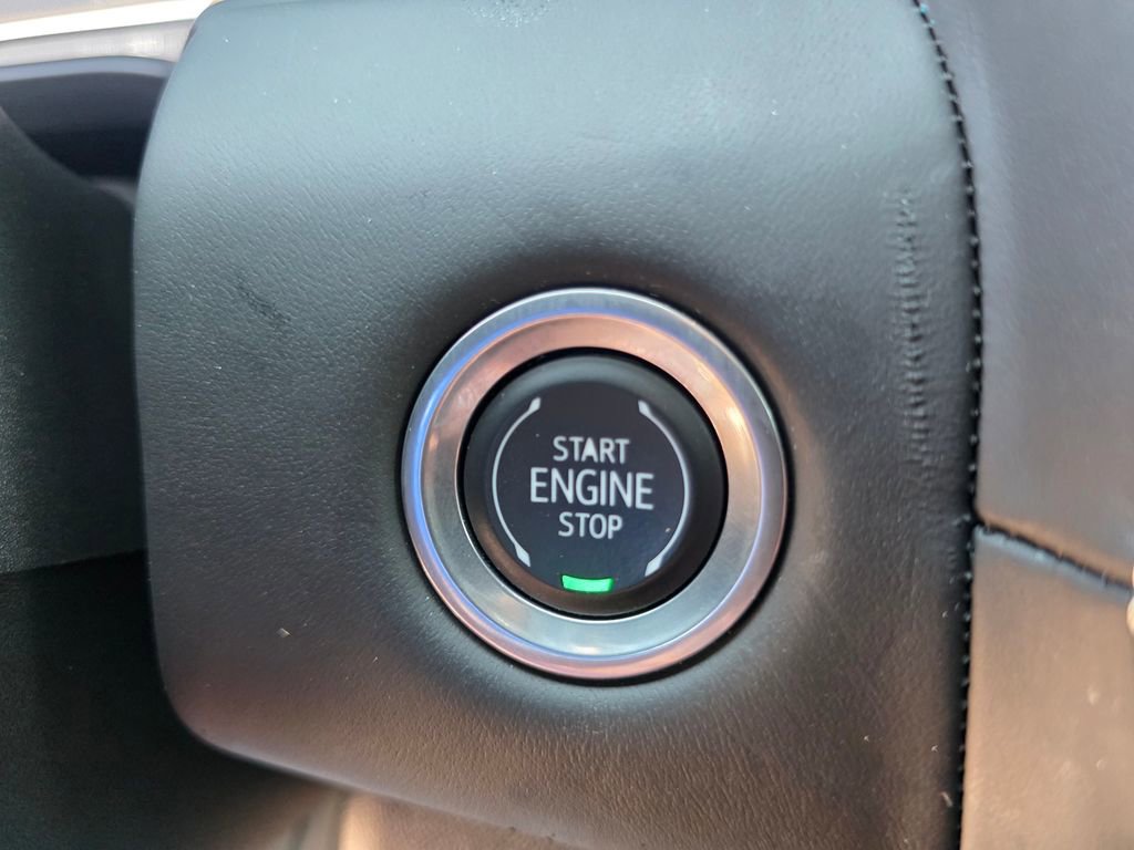 Used 2024 GMC Yukon Denali Ultimate AWD/4WD image 22