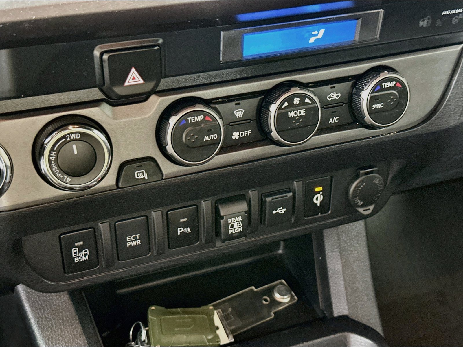 Certified 2022 Toyota Tacoma 4x4 Double Cab image 16
