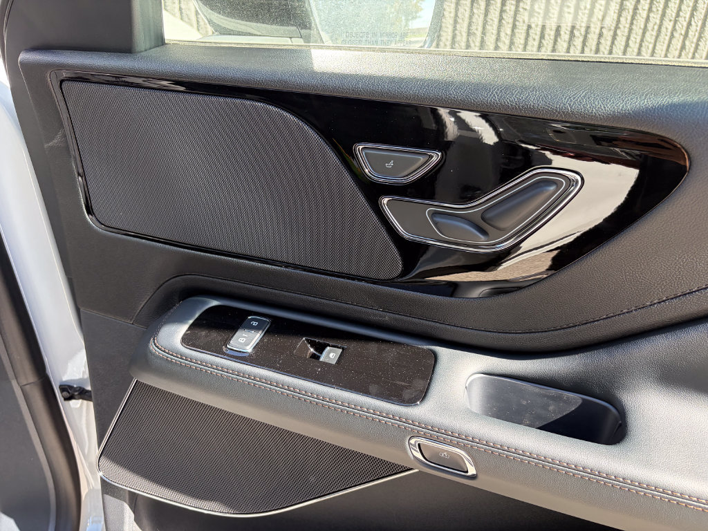 New 2027 Lincoln Aviator AWD w/ Jet Appearance Package image 33