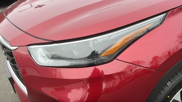 Certified 2023 Toyota Highlander XLE image 7