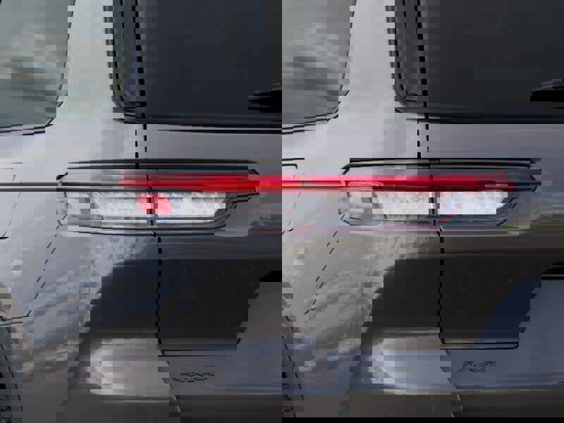 New 2025 Jeep Grand Cherokee L Laredo image 88