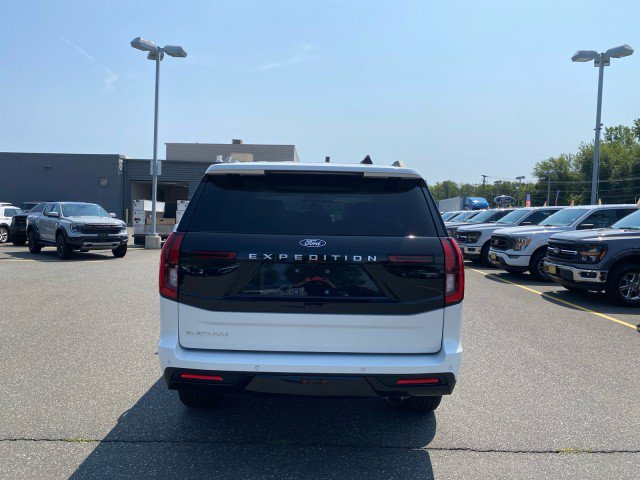 New 2027 Ford Expedition Platinum w/ Platinum Ultimate Package AWD/4WD image 4