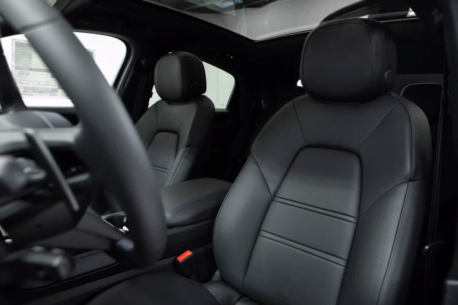Certified 2026 Porsche Cayenne S AWD/4WD image 5