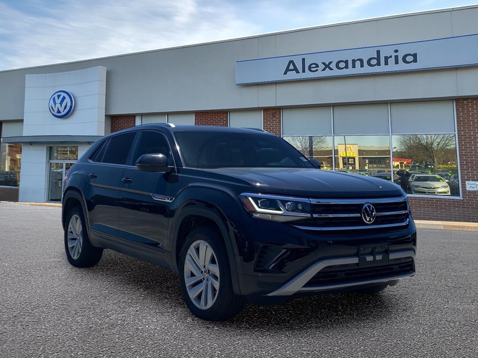 Certified 2023 Volkswagen Atlas Cross Sport SE w/ Panoramic Sunroof Package AWD/4WD video 1
