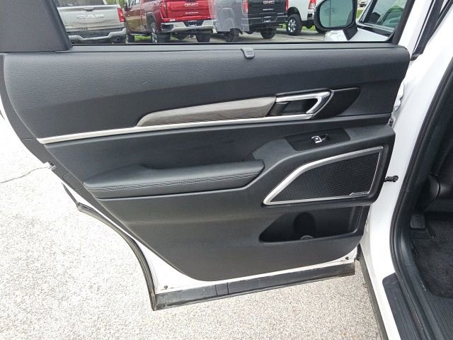 Used 2025 Kia Telluride AWD image 16