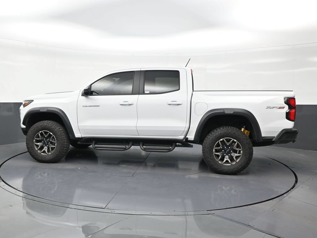Used 2025 Chevrolet Colorado ZR2 AWD/4WD image 2