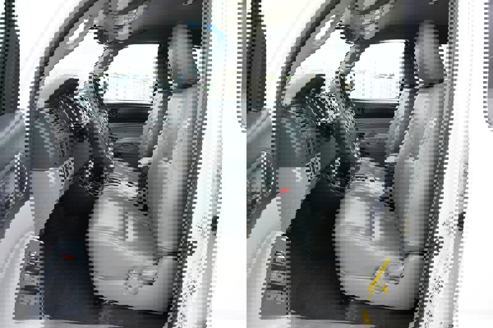 Used 2015 Toyota Tacoma PreRunner w/ SR5 Package RWD image 17