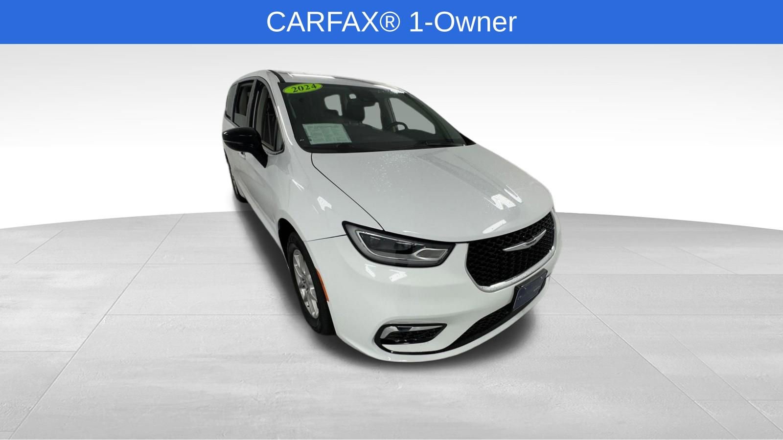 Used 2024 Chrysler Pacifica Touring-L