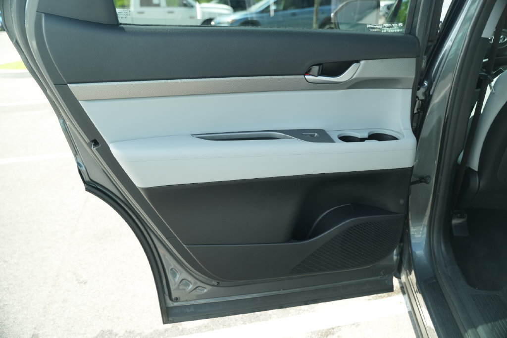 Used 2025 Hyundai Palisade SEL FWD image 16