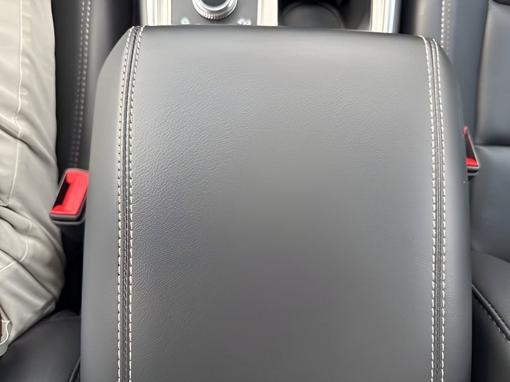 Used 2023 Ford Explorer XLT w/ Equipment Group 202A image 29