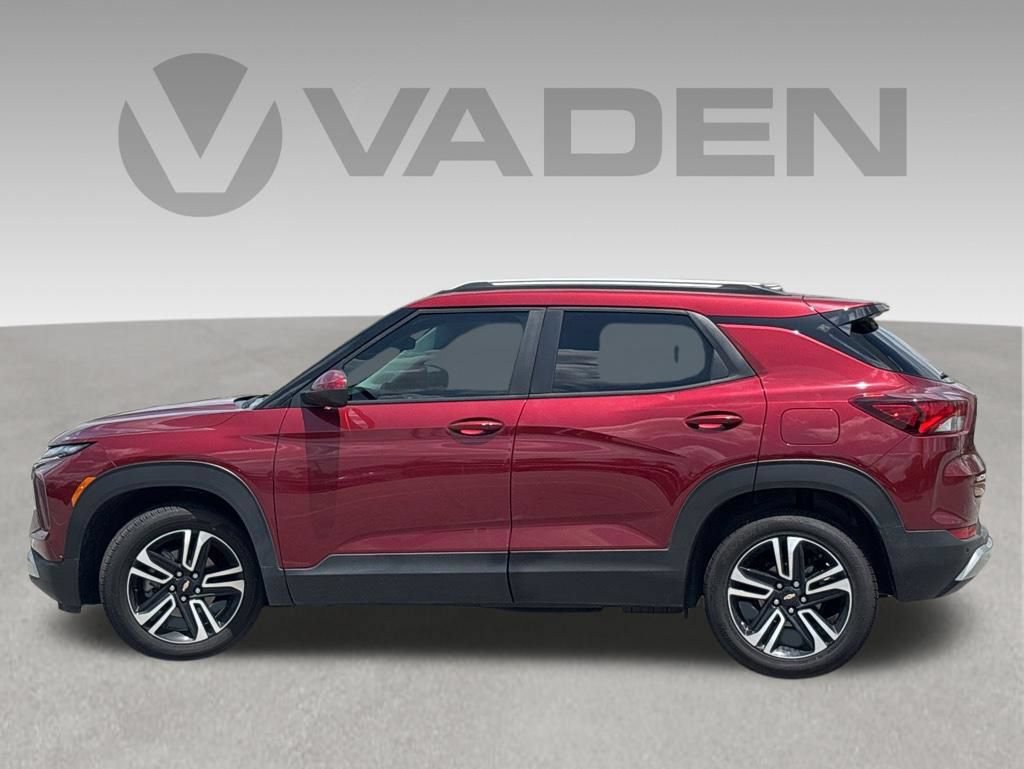 Used 2025 Chevrolet TrailBlazer LT w/ LT Cold Weather Package FWD image 25