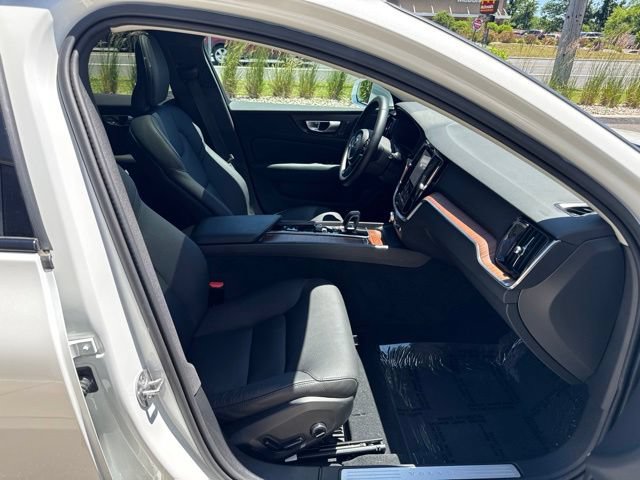 Certified 2025 Volvo V60 B5 Cross Country Plus AWD/4WD image 15