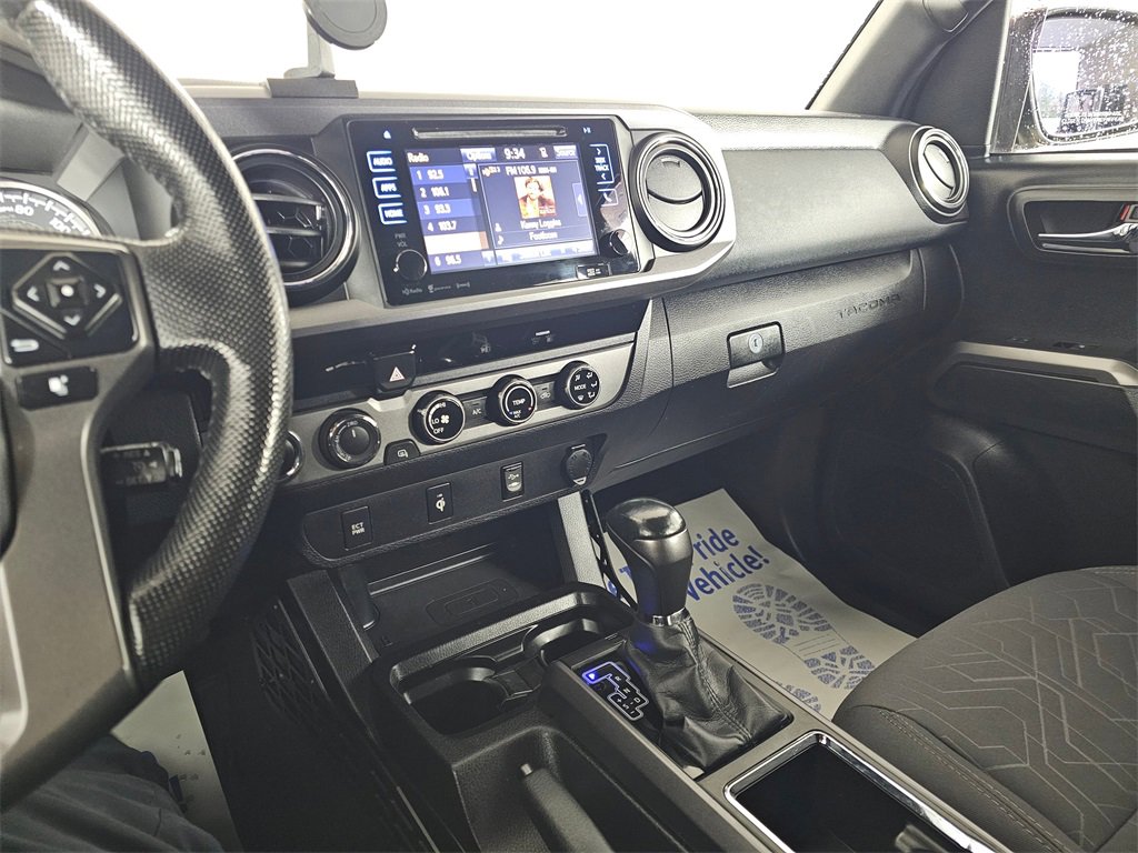 Used 2016 Toyota Tacoma TRD Off-Road image 32