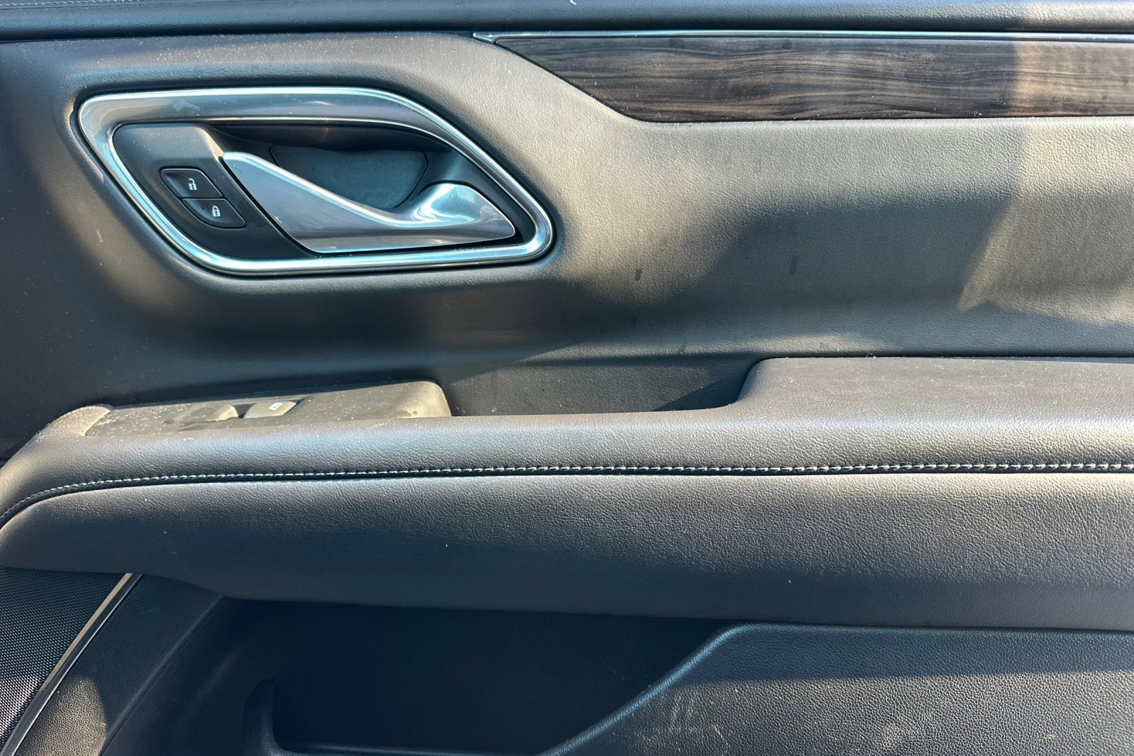 Used 2021 Chevrolet Tahoe Z71 w/ Rear Media and Nav Package image 21