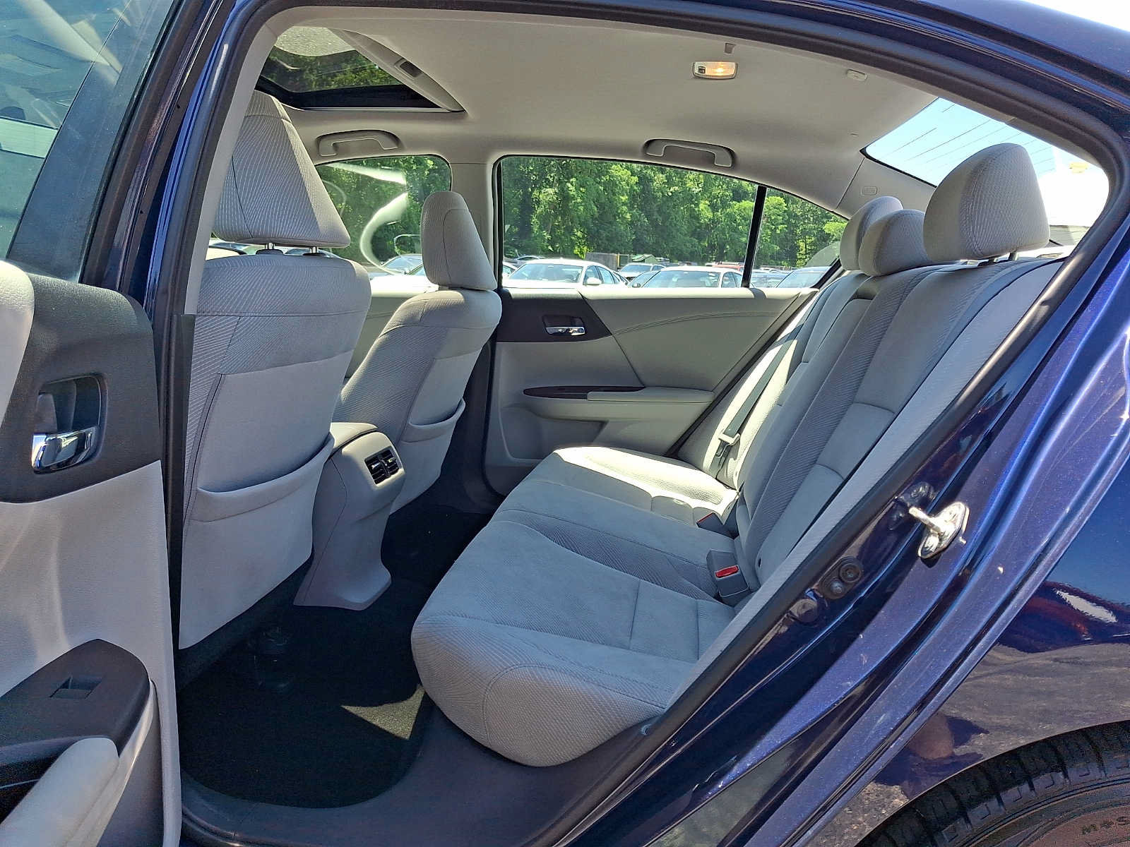 Used 2016 Honda Accord EX image 10
