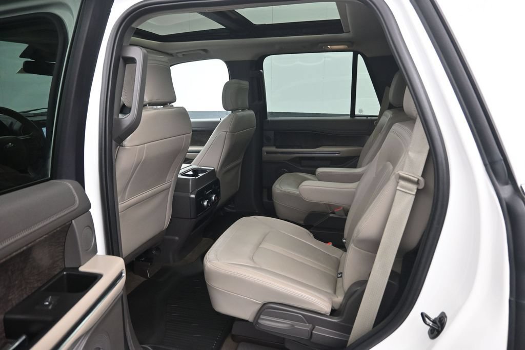 Used 2020 Ford Expedition Limited w/ Equipment Group 302A AWD/4WD image 10