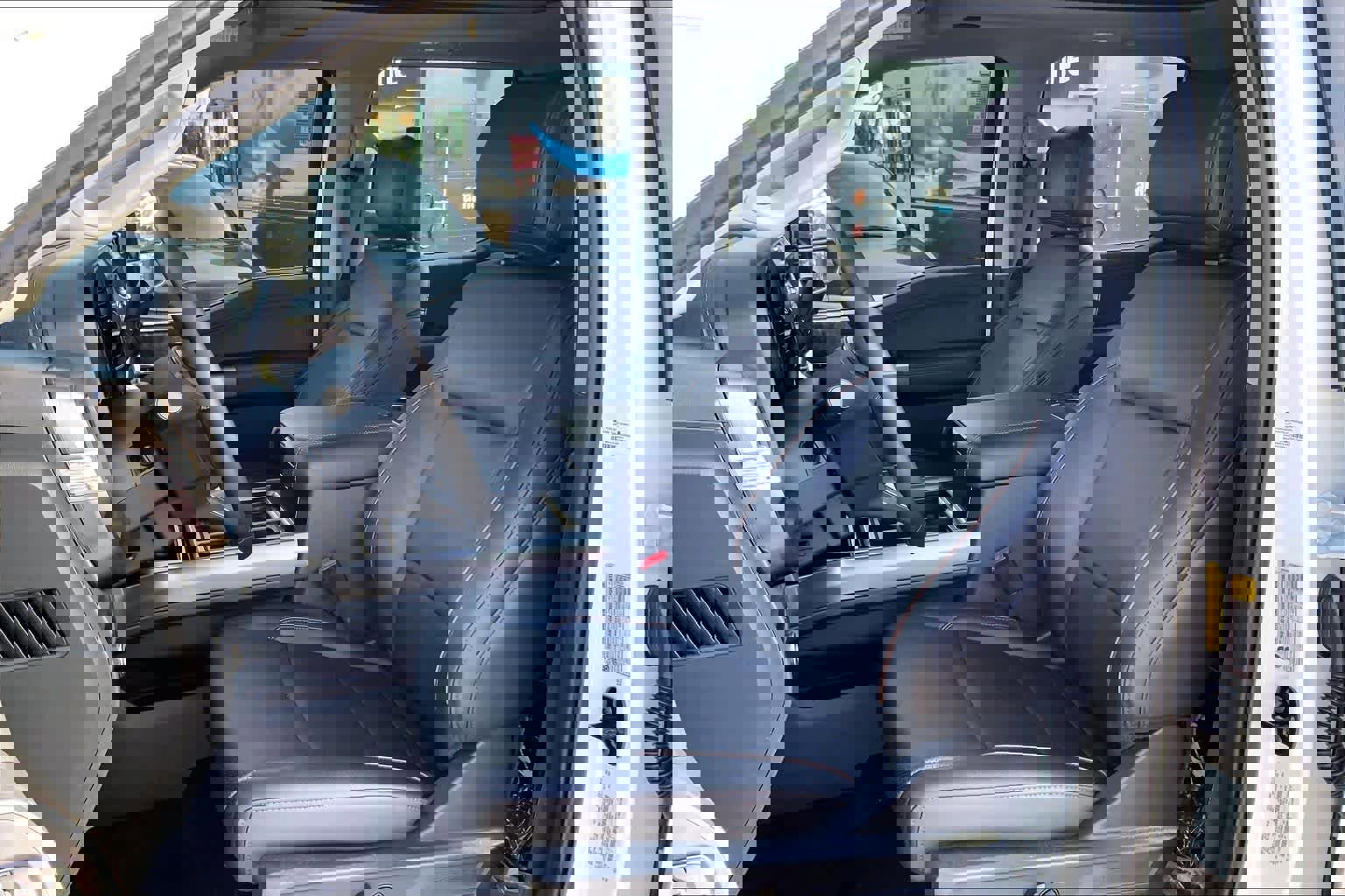 New 2026 Ford F250 Lariat w/ Black Appearance Package image 7