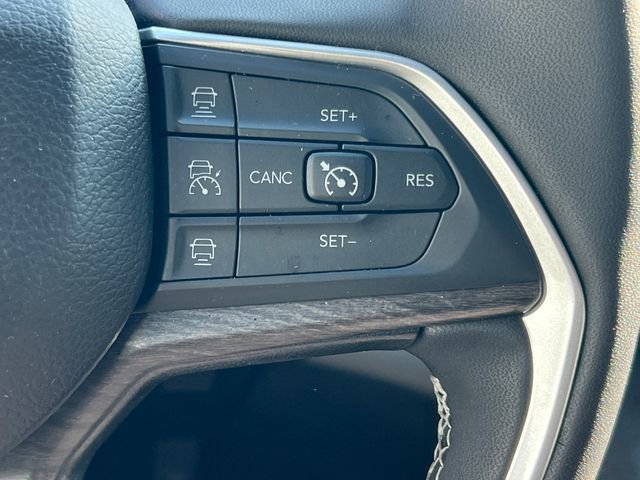 Used 2024 Jeep Grand Cherokee L Limited w/ Luxury Tech Group II image 26