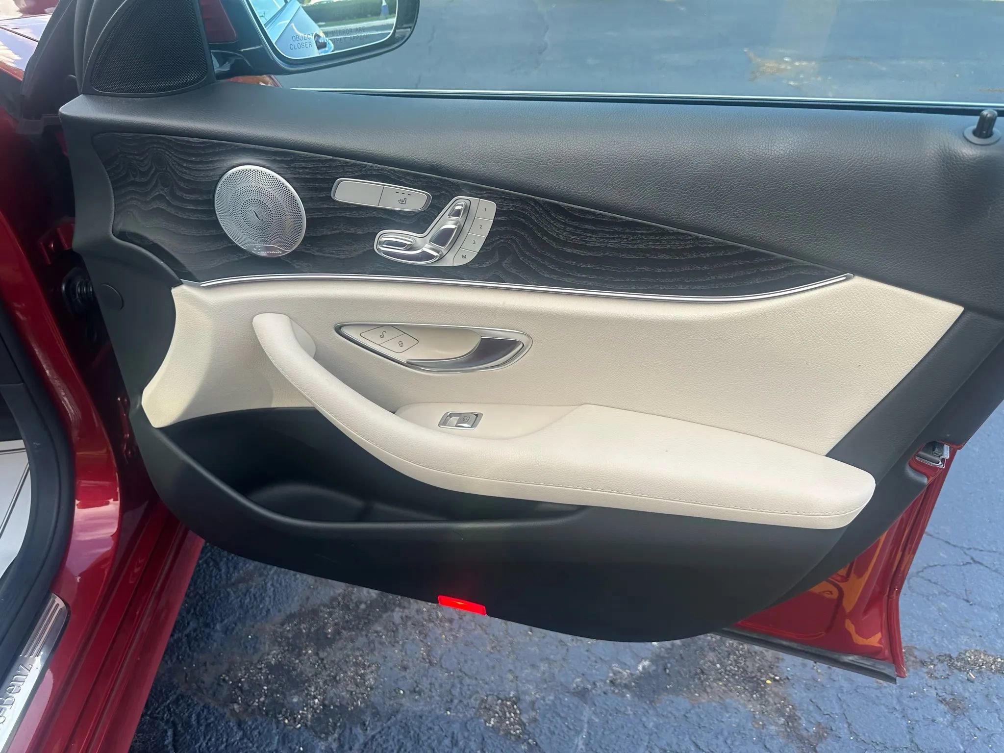 Used 2017 Mercedes-Benz E 300 4MATIC image 28