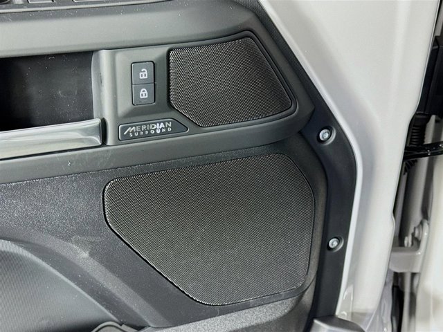 Used 2026 Land Rover Defender 130 X-Dynamic SE image 21