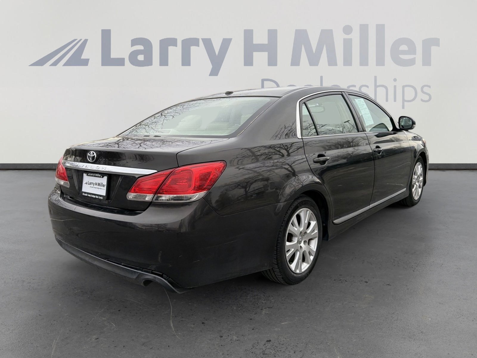 Used 2012 Toyota Avalon Base image 8