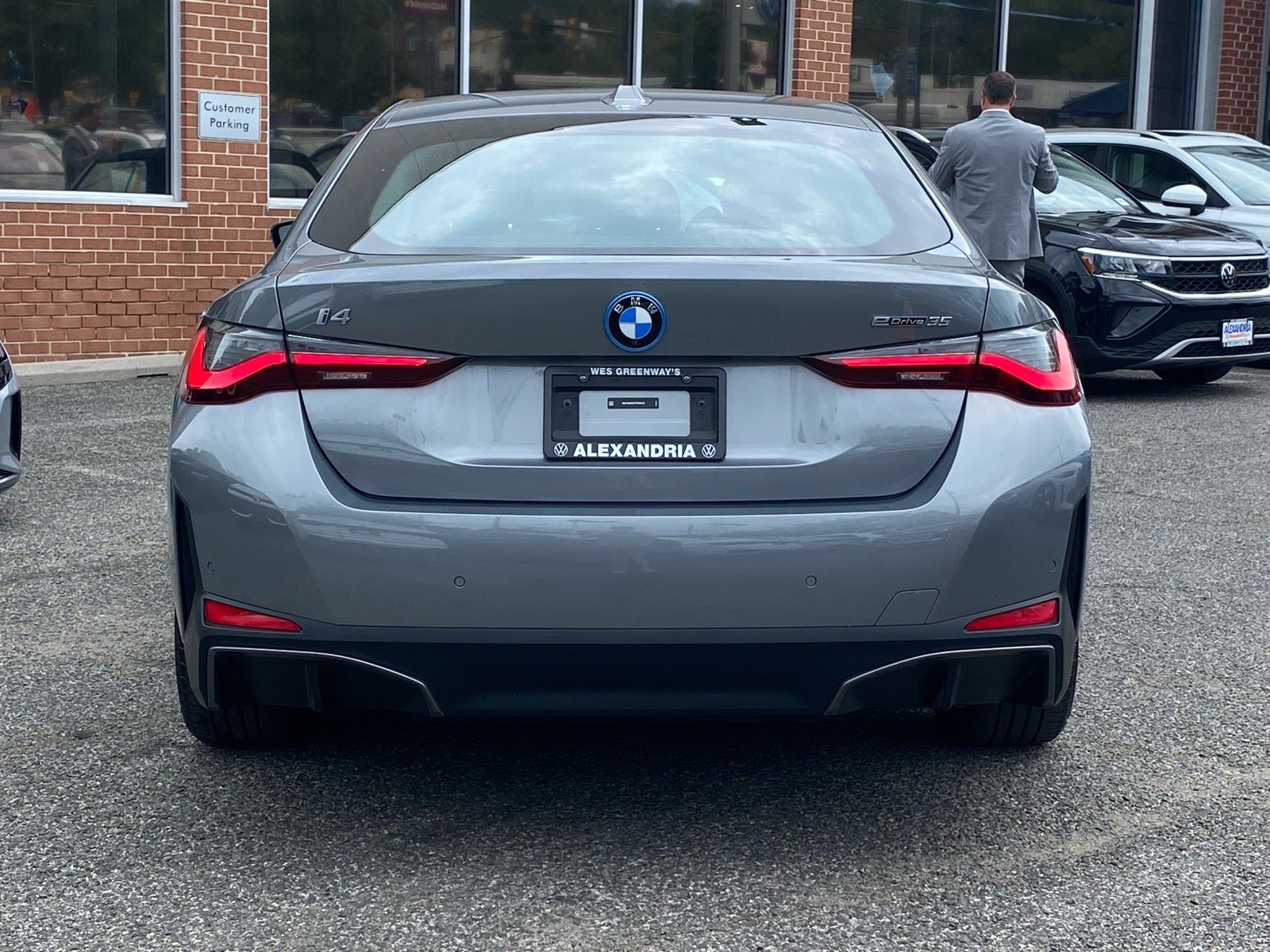 Used 2023 BMW i4 eDrive35 w/ Premium Package RWD image 4