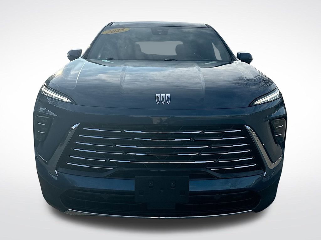 Used 2025 Buick Enclave Preferred image 2