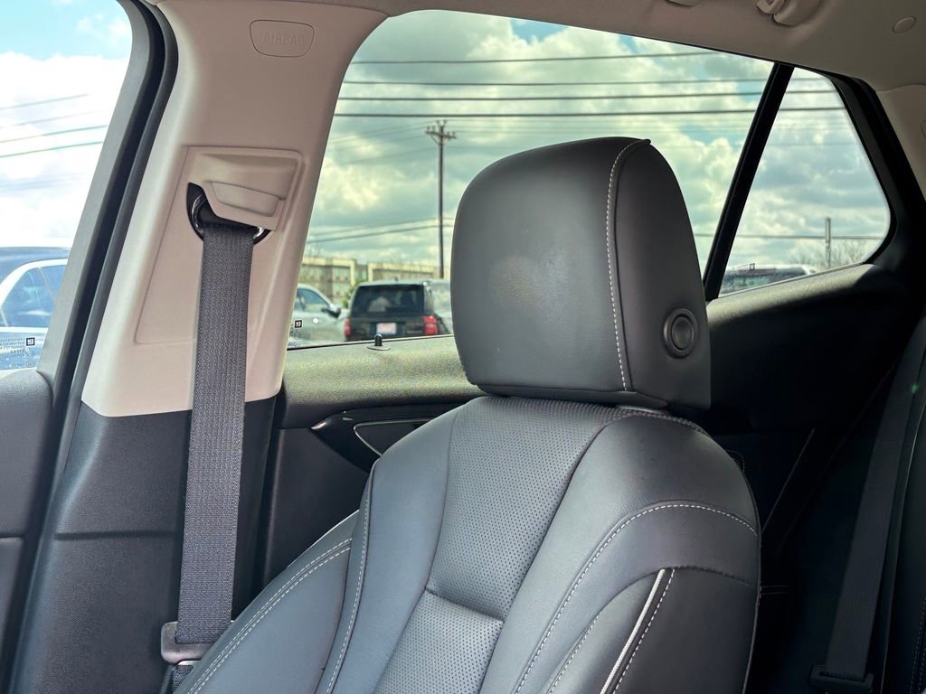 Used 2022 Buick Envision Essence w/ Technology Package I image 11