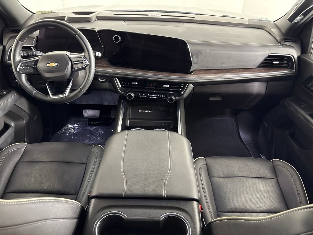 Certified 2025 Chevrolet Suburban Premier AWD/4WD image 15